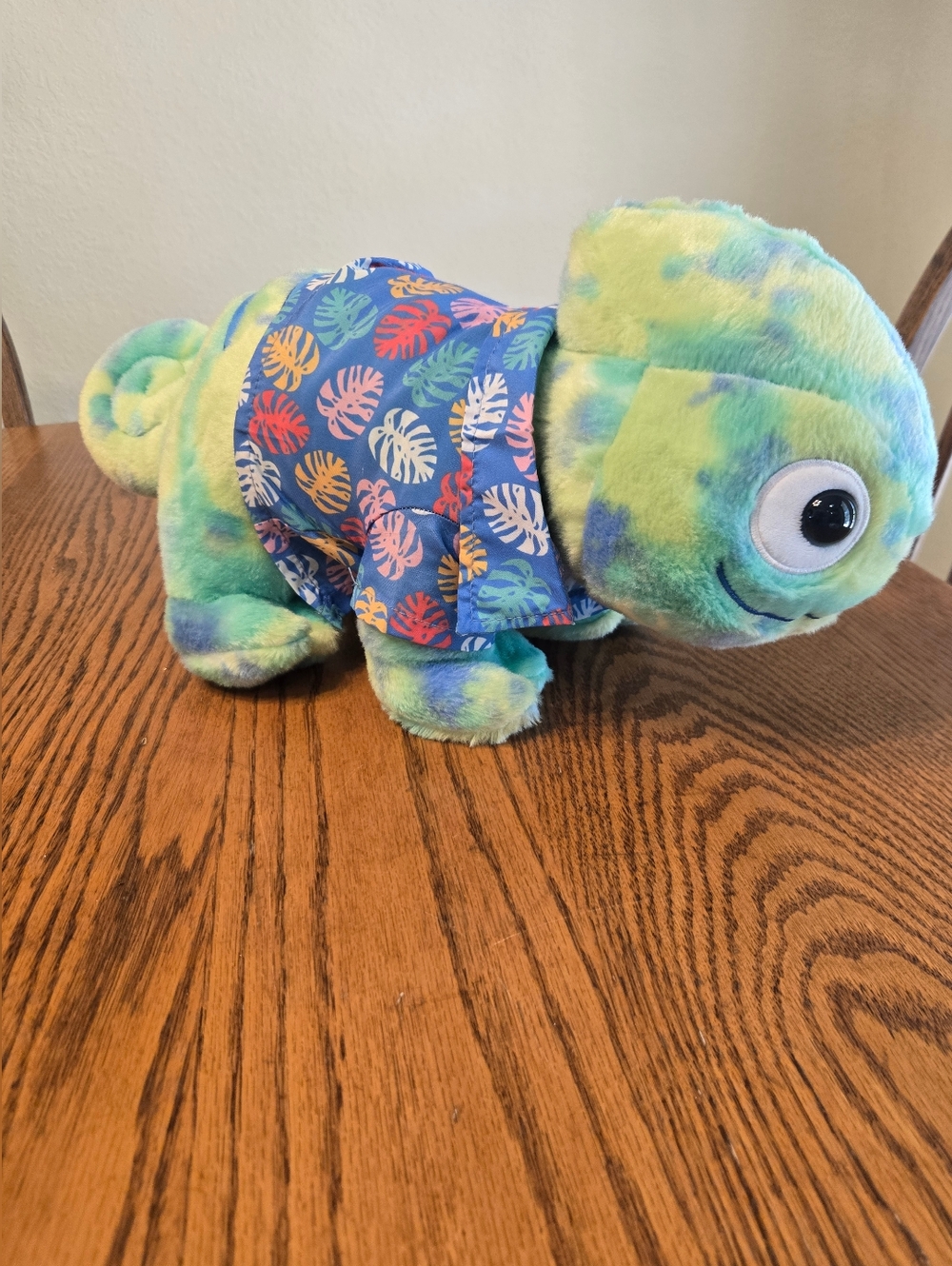 Build-A-Bear Plush Tye Dye Chameleon in Lime Green & Aqua with Blue Leaf Shirt